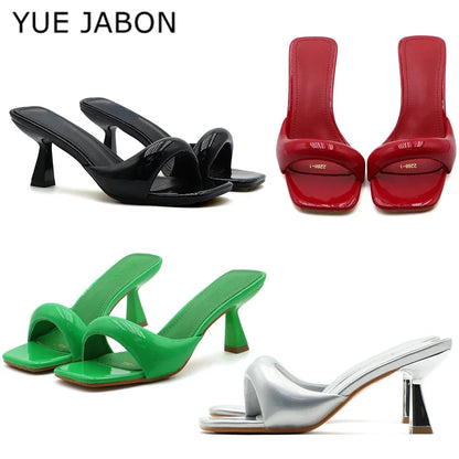 Nouvelles pantoufles pour femmes, sexy, en cuir, à bride arrière, talons aiguilles style romain, élégantes, talon original, bout carré, satinées, à enfiler, chaussures femme Zapatillas