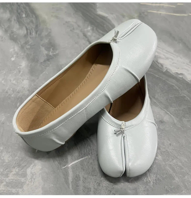 Chaussures plates de ballet pour femmes à bout fendu, chaussures tabi tendance, mocassins décontractés à enfiler, espadrilles en cuir plissé pour femmes, zapatillas mujer