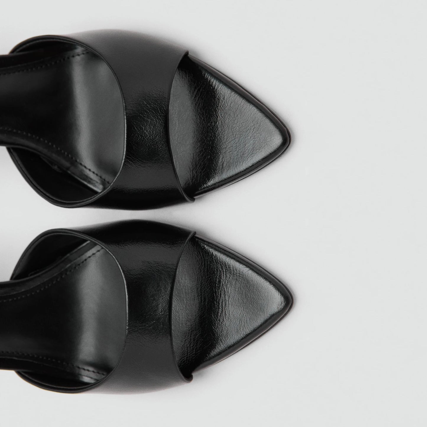 Mango2026 Sandales sexy à bout pointu et talon fin, à enfiler, respirantes, nouveau style d’été polyvalent, chaussures plates à enfiler pour femmes