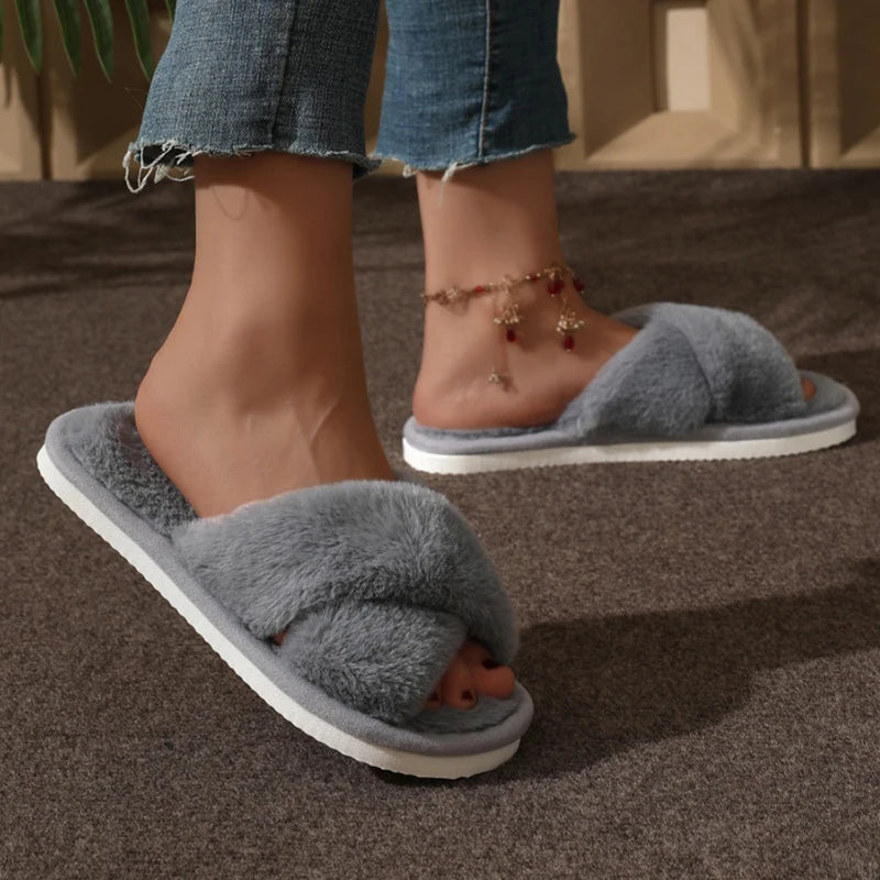 Pantoufles croisées chaudes, moelleuses et duveteuses pour femmes, légères, à talons plats, sandales en fourrure pour femme, automne-hiver, à bout ouvert, antidérapantes, chaussures d’intérieur pour la maison et le s