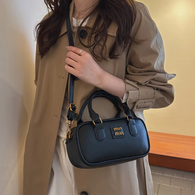 Marque de mode Sac femme cabas d’hiver sac à main et pochette pour téléphone sac hobo de luxe sacoche de voyage et de shopping sac bandoulière et porté épaule pour femme