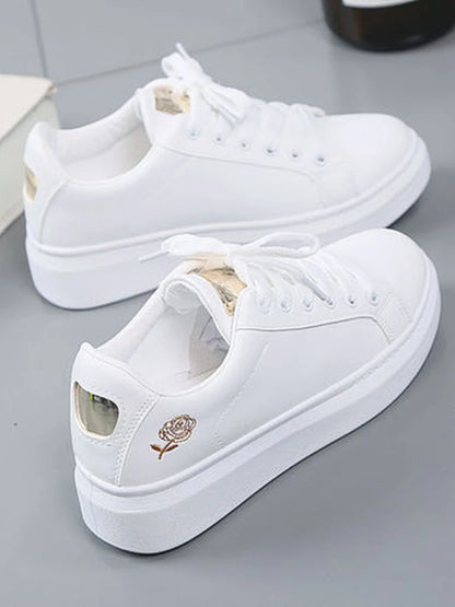 Chaussures décontractées en cuir PU pour femmes, nouvelles chaussures femme 2025, baskets blanches mode brodées, respirantes, à fleurs, à lacets, baskets pour femmes