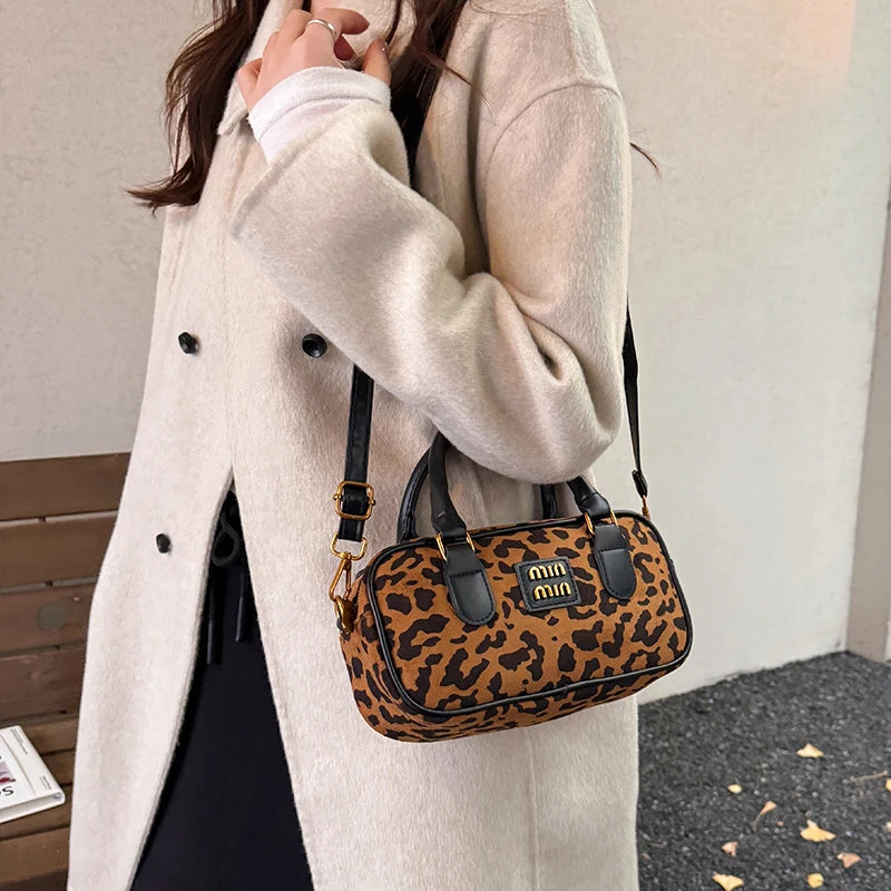 Marque de mode Sac femme cabas d’hiver sac à main et pochette pour téléphone sac hobo de luxe sacoche de voyage et de shopping sac bandoulière et porté épaule pour femme