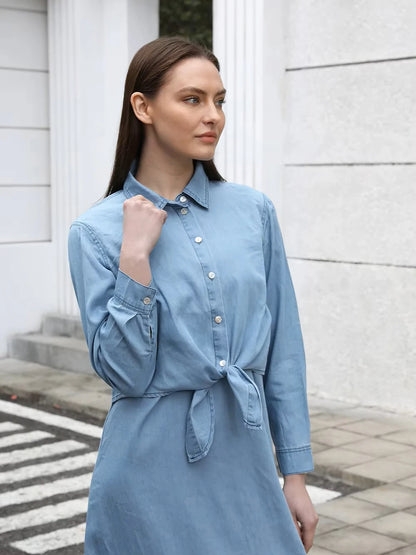 AP SS25 robe chemise et blouse cache-cœur en denim léger pour femmes