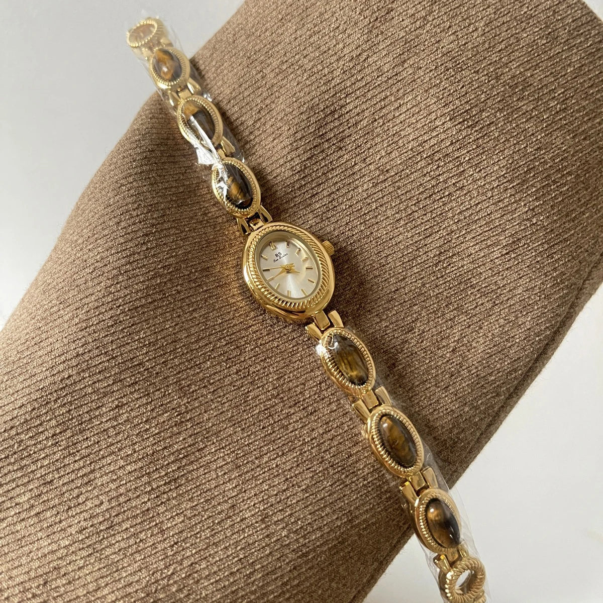 Montres de luxe haut de gamme pour femme, élégante montre-bracelet en quartz avec bijoux verts en jade, cadeau pour femme, montre habillée tendance pour dame