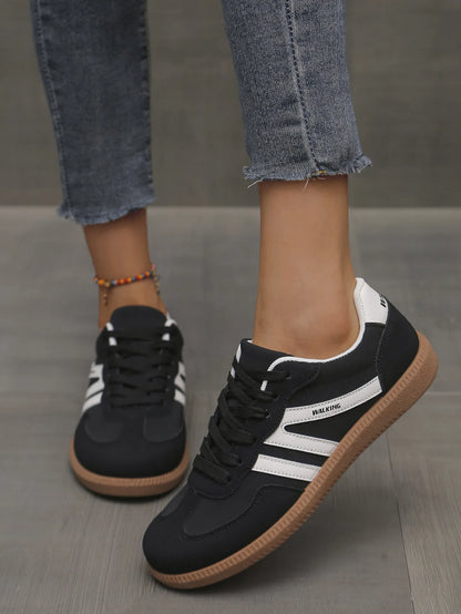 Baskets d'automne pour femmes à couleurs mélangées, mode à empiècements, chaussures vulcanisées à talon plat, chaussures décontractées en cuir PU antidérapantes à lacets pour femmes