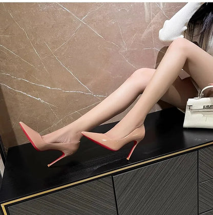 Chaussures pour femme tendance 2026 de luxe à semelles rouges, talons hauts, escarpins à bout pointu et talons aiguilles de 12 cm, confortables pour soirées, robes de cérémonie et mariages.
