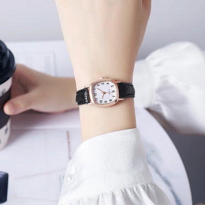 Montre pour femme tendance avec petits chiffres arabes, montre à quartz avec bracelet en cuir



Style : Luxe

Étanchéité : 3 Bar

Poids : 60 g
