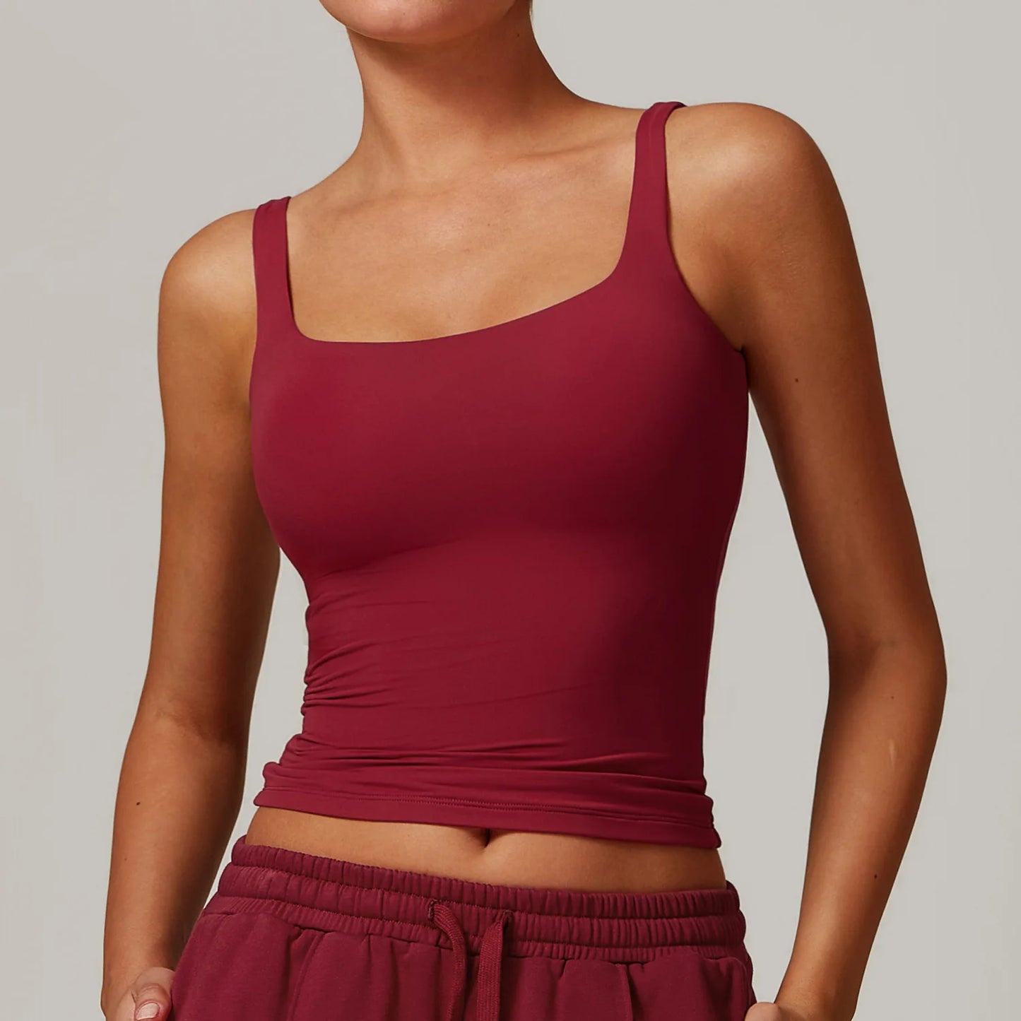 Brassière de sport respirante haut de fitness anti-transpiration pour femmes brassière de yoga haut court anti-chocs push-up brassière de sport haute résistance haut d’entraînement pour salle de sport