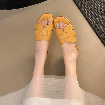 Nouvelles pantoufles d’été tendance pour femmes, sandales plates à bout carré pour femme, bout ouvert, confortables, antidérapantes, claquettes de plage pour femmes, pantoufles pour femmes