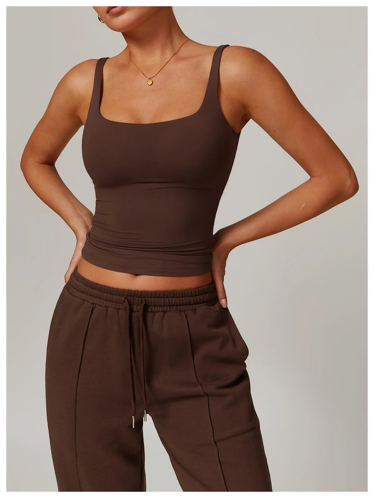 Brassière de sport respirante haut de fitness anti-transpiration pour femmes brassière de yoga haut court anti-chocs push-up brassière de sport haute résistance haut d’entraînement pour salle de sport