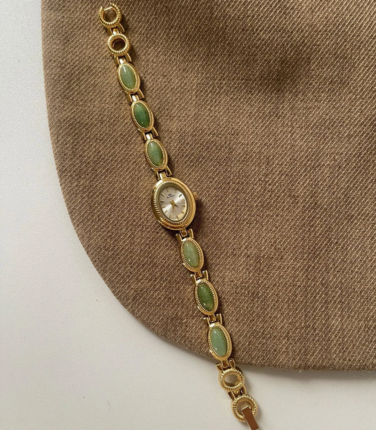 Montres de luxe haut de gamme pour femme, élégante montre-bracelet en quartz avec bijoux verts en jade, cadeau pour femme, montre habillée tendance pour dame