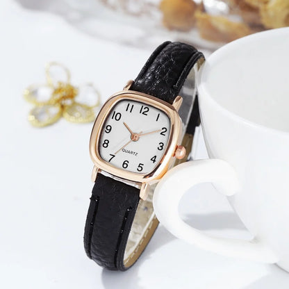 Montre pour femme tendance avec petits chiffres arabes, montre à quartz avec bracelet en cuir



Style : Luxe

Étanchéité : 3 Bar

Poids : 60 g